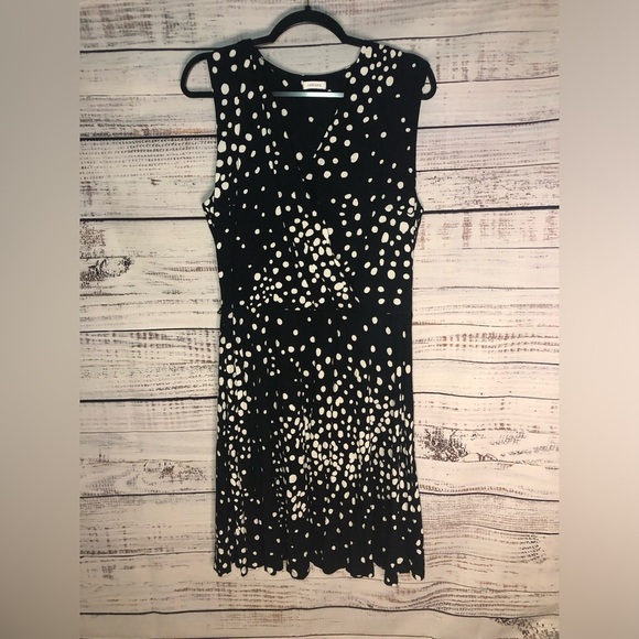 VENUS Lascana Black Midi Dress with V-neck Sleeveless Design size 10 NWOT - Picture 3 of 12